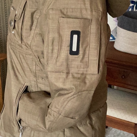 LIKE NEW OBERMEYER SKI/SNOWBOARD/COLD WEATHER JACKET! - Picture 6 of 15